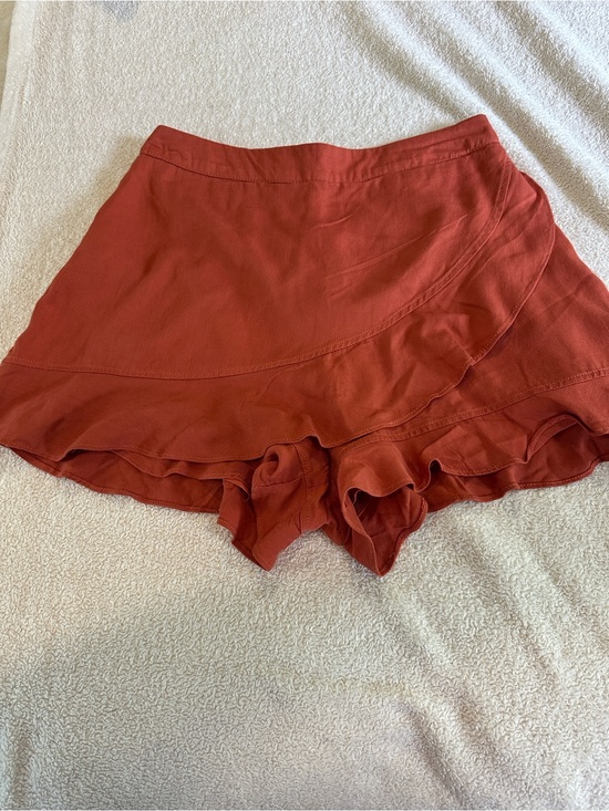 Altar'd State Pants - Women’s Rust Ruffle Hem Shorts size small